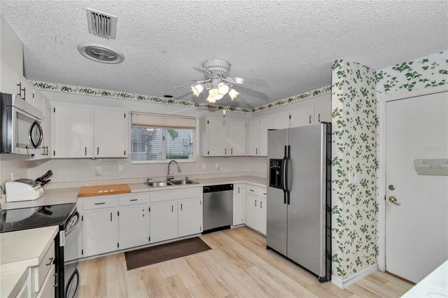 8695 SW 116TH STREET ROAD, Ocala, FL 34481