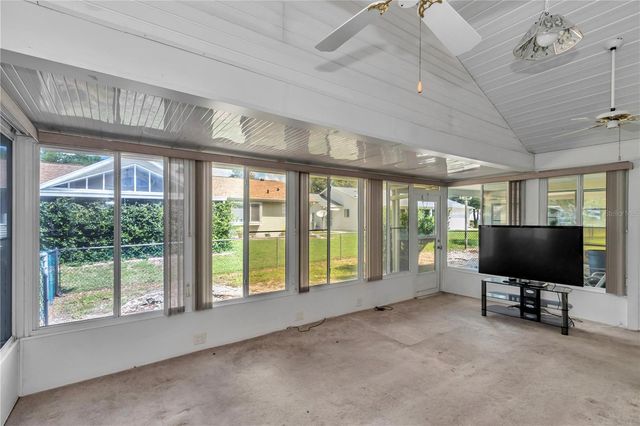 8695 SW 116TH STREET ROAD, Ocala, FL 34481