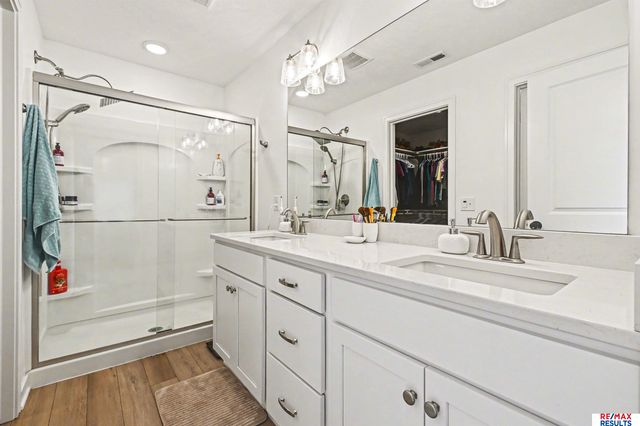 16113 Isabella Street, Bennington, NE 68007