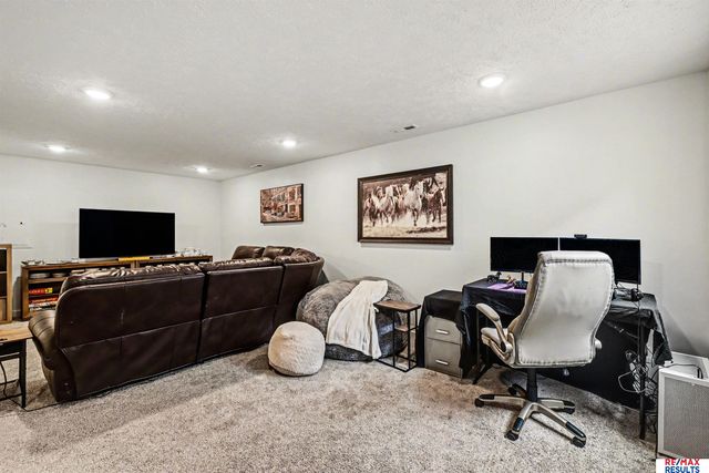 16113 Isabella Street, Bennington, NE 68007