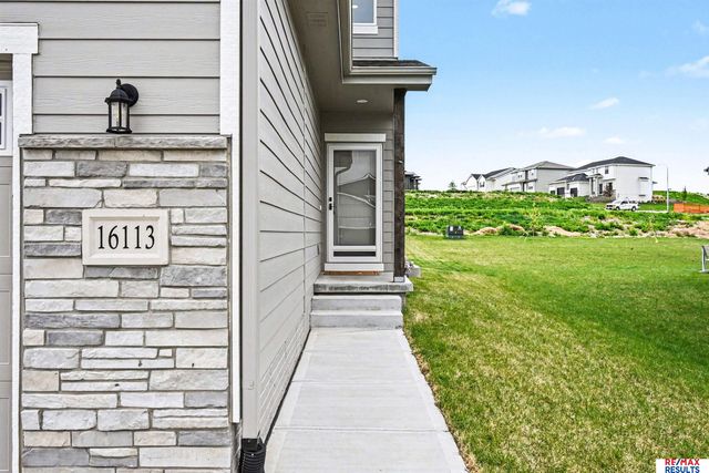 16113 Isabella Street, Bennington, NE 68007