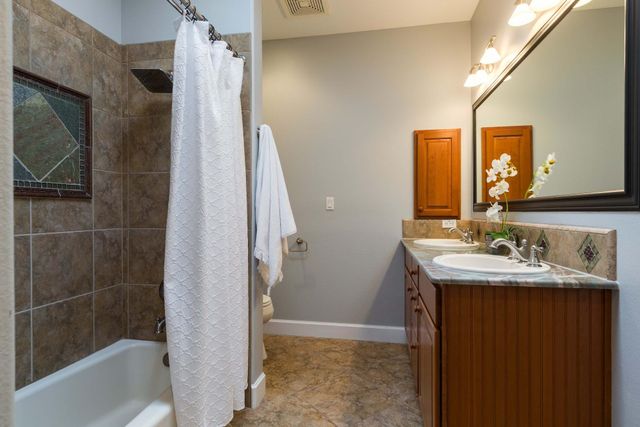 1047 Joshua Drive SE, Rio Rancho, NM 87124