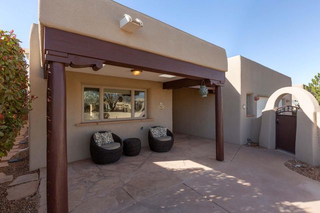 1047 Joshua Drive SE, Rio Rancho, NM 87124