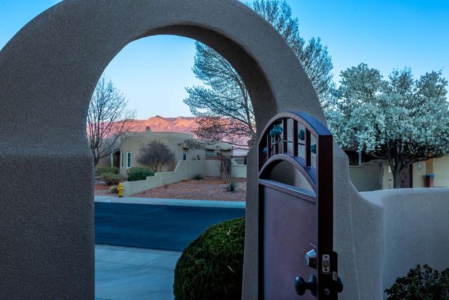 1047 Joshua Drive SE, Rio Rancho, NM 87124