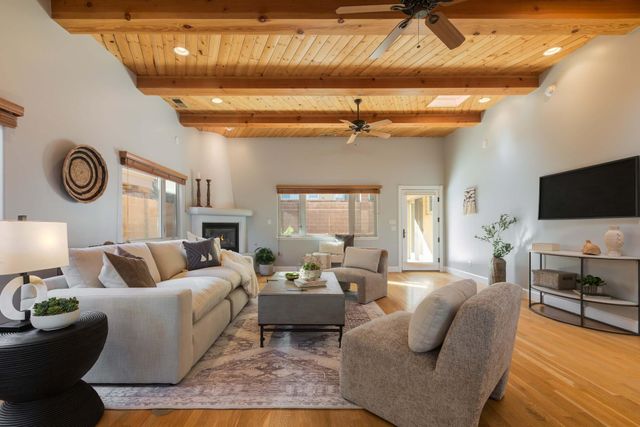 1047 Joshua Drive SE, Rio Rancho, NM 87124