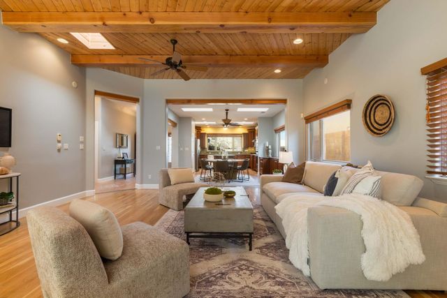 1047 Joshua Drive SE, Rio Rancho, NM 87124