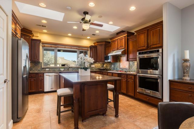 1047 Joshua Drive SE, Rio Rancho, NM 87124