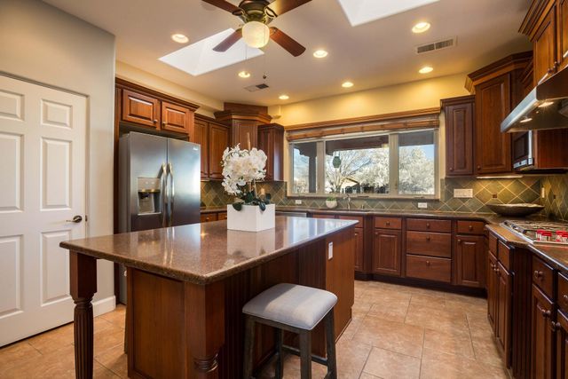 1047 Joshua Drive SE, Rio Rancho, NM 87124