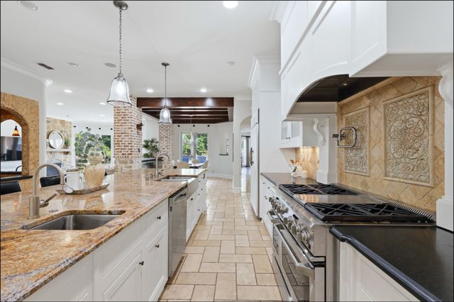 605 Park Lake Drive, Mckinney, TX 75072