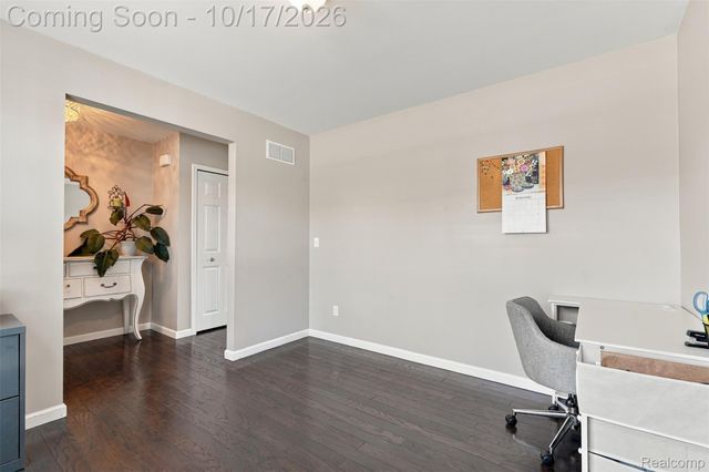 58819 Virginia Circle, New Haven Village, MI 48048