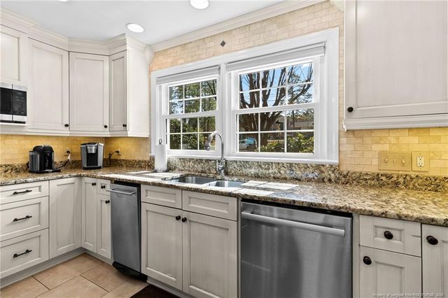 1109 Offshore Drive, Fayetteville, NC 28305