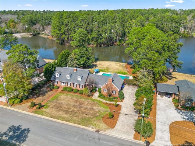 1109 Offshore Drive, Fayetteville, NC 28305