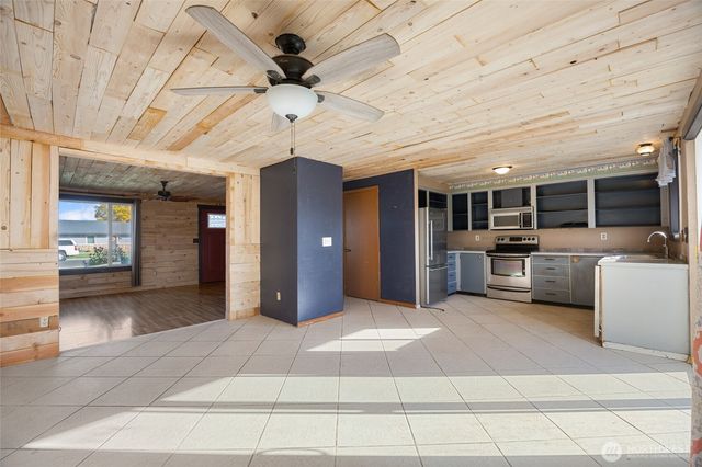 425 N Desdemona Avenue, Othello, WA 99344