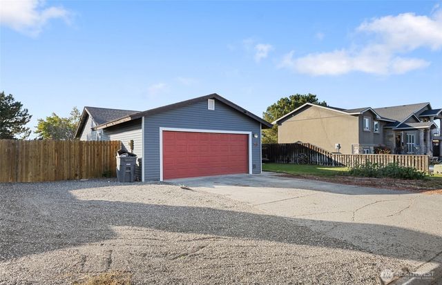 425 N Desdemona Avenue, Othello, WA 99344
