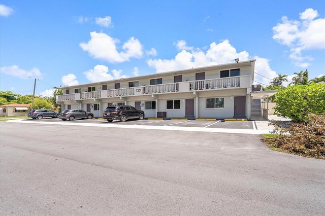 720 NE 7th Street 4, Hallandale Beach, FL 33009