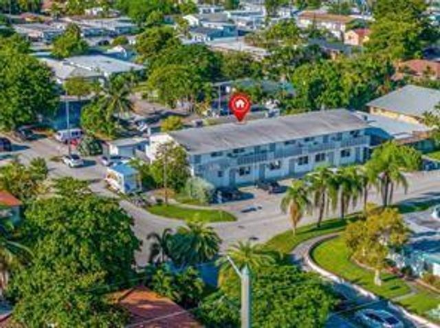 720 NE 7th Street 4, Hallandale Beach, FL 33009