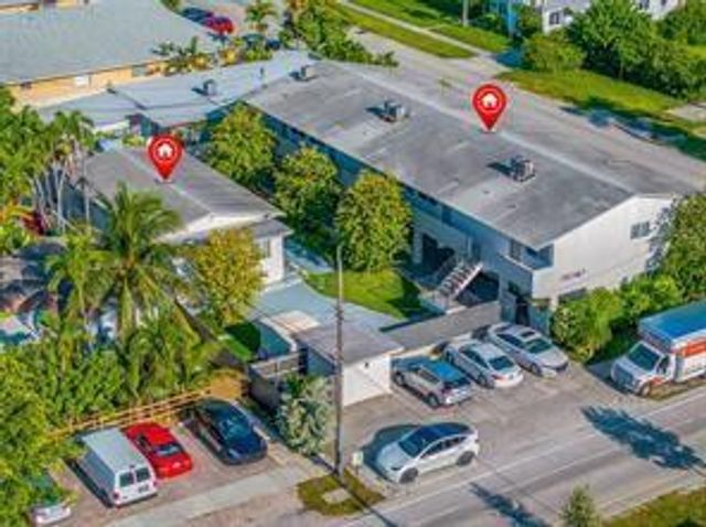 720 NE 7th Street 4, Hallandale Beach, FL 33009