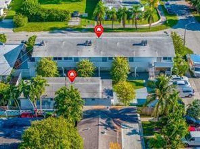720 NE 7th Street 4, Hallandale Beach, FL 33009