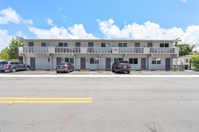 720 NE 7th Street 4, Hallandale Beach, FL 33009