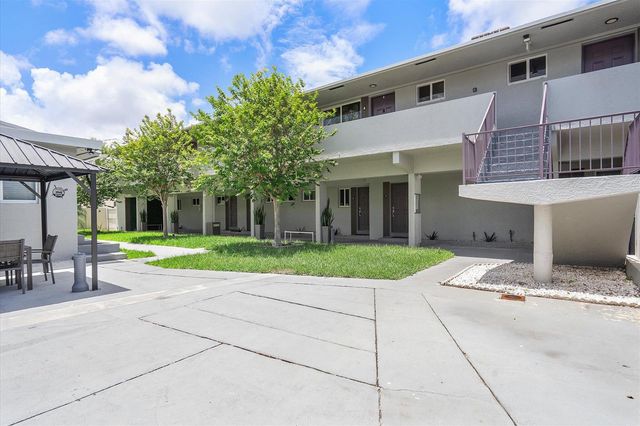 720 NE 7th Street 4, Hallandale Beach, FL 33009