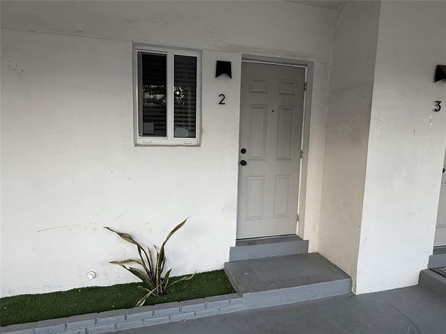 720 NE 7th Street 4, Hallandale Beach, FL 33009