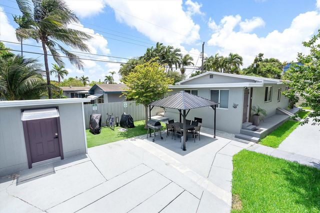 720 NE 7th Street 4, Hallandale Beach, FL 33009