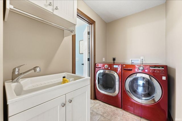 1206 Superior Drive, Auburn, IN 46706