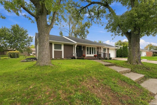 1206 Superior Drive, Auburn, IN 46706