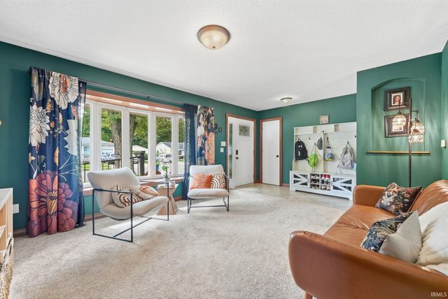 1206 Superior Drive, Auburn, IN 46706
