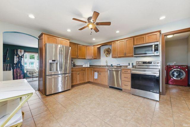 1206 Superior Drive, Auburn, IN 46706