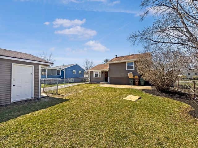 127 N Cedar Lane, Glenwood, IL 60425