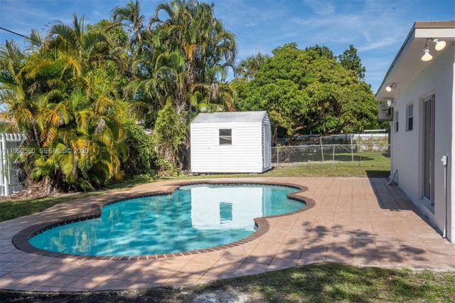 17202 NW 9th Ct, Miami Gardens, FL 33169