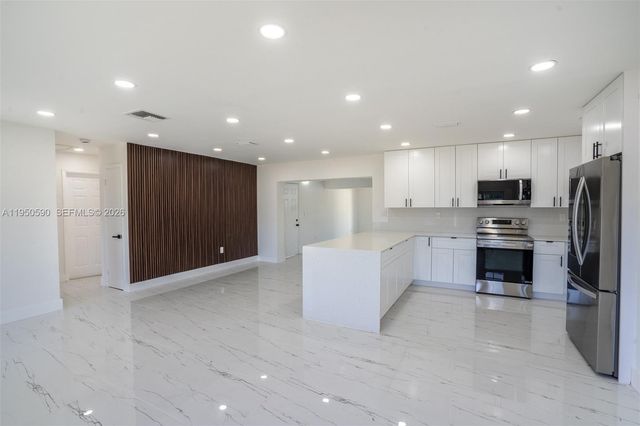 17202 NW 9th Ct, Miami Gardens, FL 33169