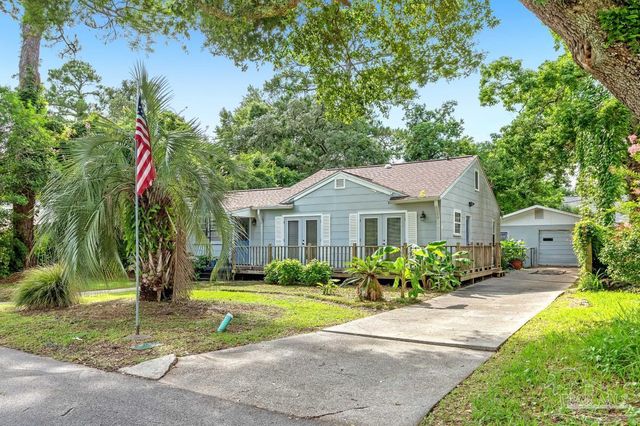 110 Cousineau Rd, Pensacola, FL 32507