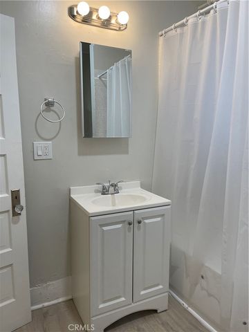 1425 W 18th St. 4, Los Angeles, CA 90006