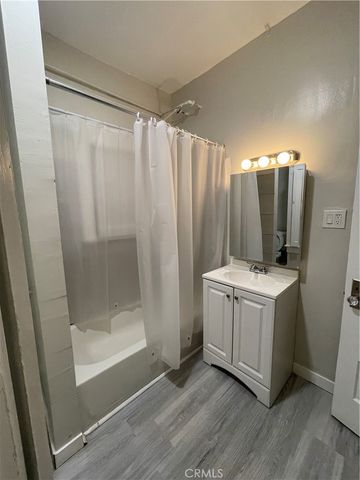 1425 W 18th St. 4, Los Angeles, CA 90006