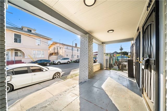 1425 W 18th St. 4, Los Angeles, CA 90006