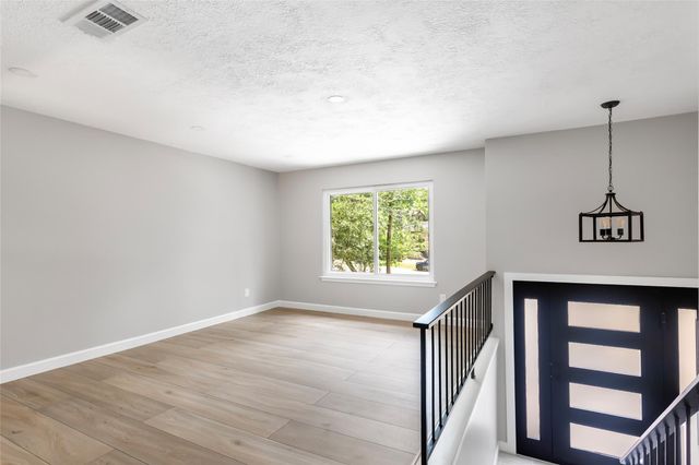 2108 W Lacey Oak Circle, The Woodlands, TX 77380