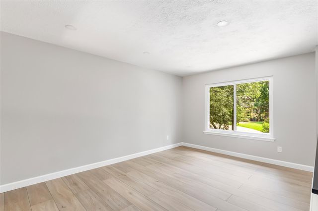 2108 W Lacey Oak Circle, The Woodlands, TX 77380