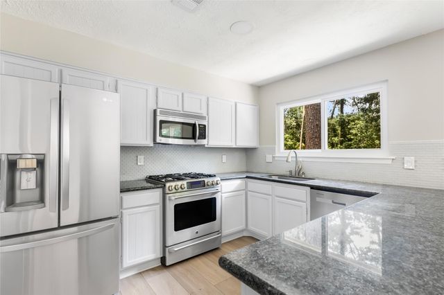 2108 W Lacey Oak Circle, The Woodlands, TX 77380