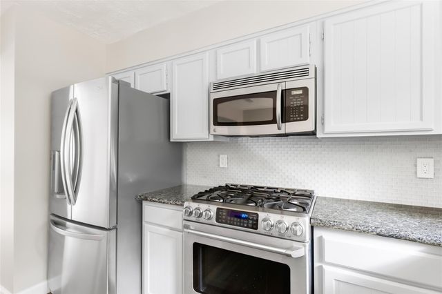 2108 W Lacey Oak Circle, The Woodlands, TX 77380
