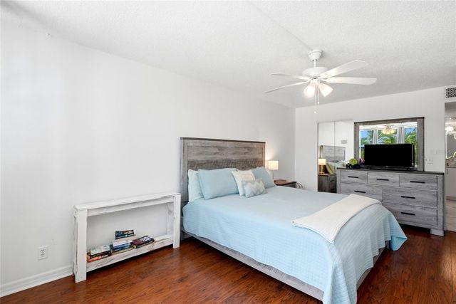 5855 MIDNIGHT PASS ROAD 222, Sarasota, FL 34242