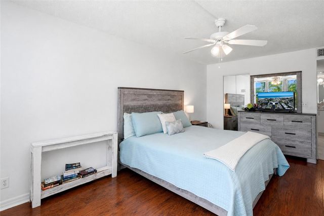 5855 MIDNIGHT PASS ROAD 222, Sarasota, FL 34242