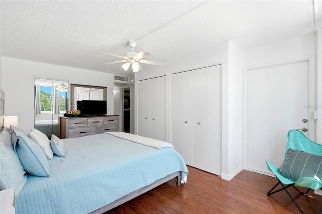 5855 MIDNIGHT PASS ROAD 222, Sarasota, FL 34242