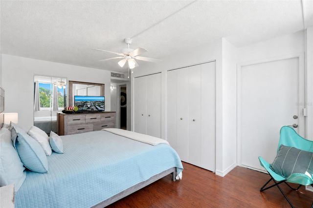 5855 MIDNIGHT PASS ROAD 222, Sarasota, FL 34242