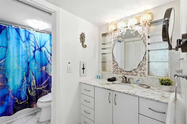 5855 MIDNIGHT PASS ROAD 222, Sarasota, FL 34242