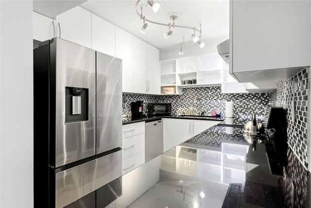 5855 MIDNIGHT PASS ROAD 222, Sarasota, FL 34242