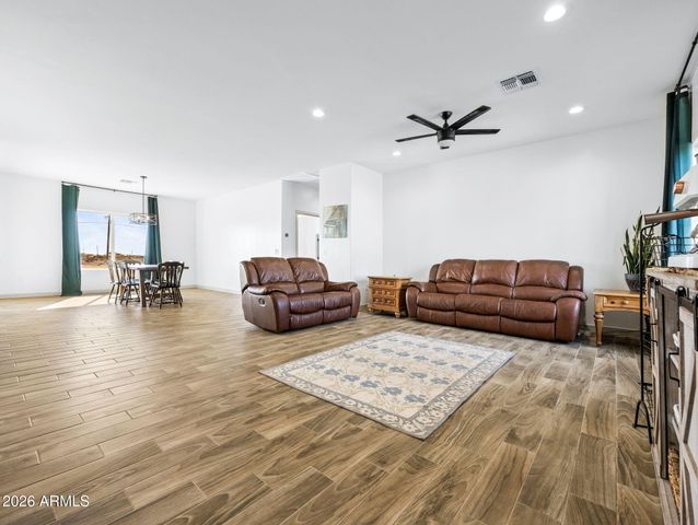 909 N 297TH Drive, Buckeye, AZ 85396