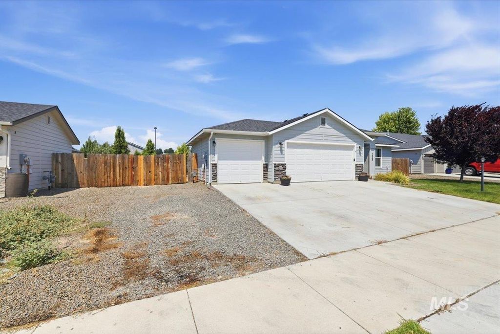 1428 Gold St, Middleton, ID 83644 photo 2