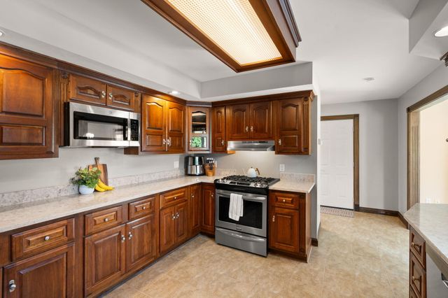 1062 Birch Trail Drive, Chesterton, IN 46304